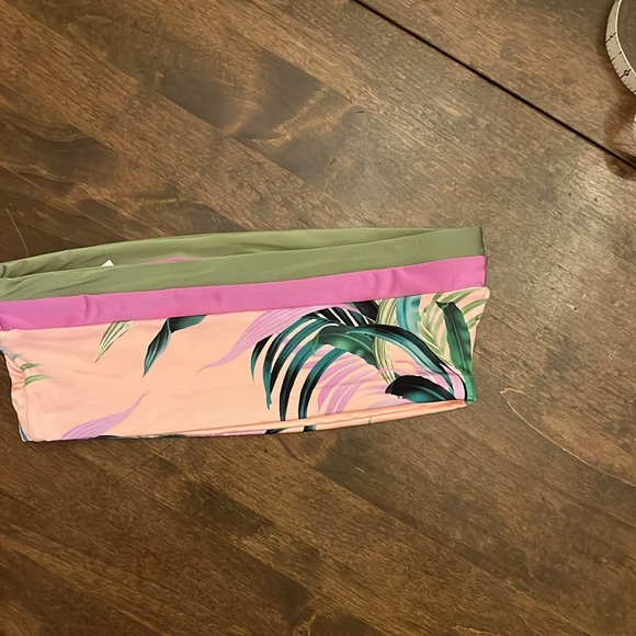 Tropical swim top - Picture 2 of 4